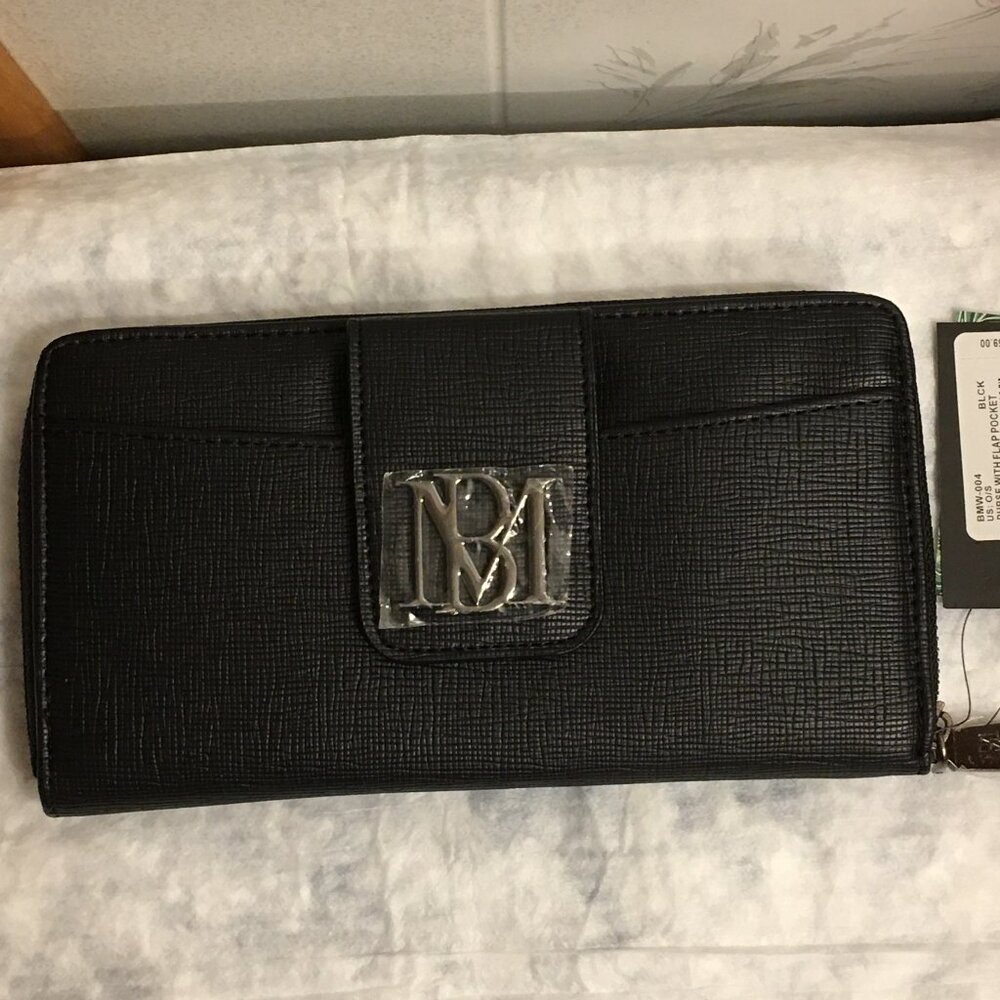 NWT!!! Badgley Mischka Black Logo Vegan Leather Zip-Around Purse Flap Wallet